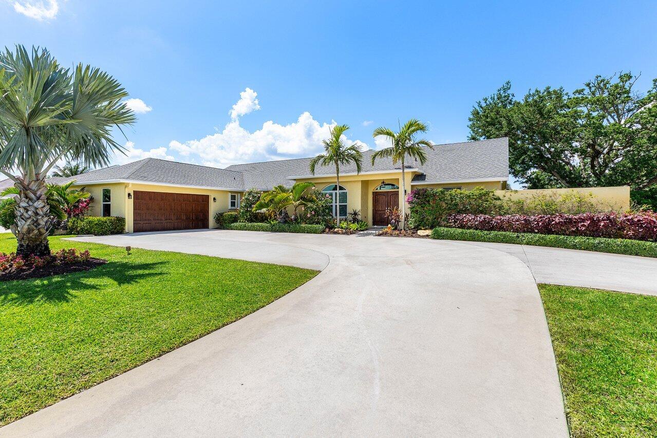 Property for Sale at 1045 Fairdale Way, Wellington, Palm Beach County, Florida - Bedrooms: 5 
Bathrooms: 3  - $1,150,000
