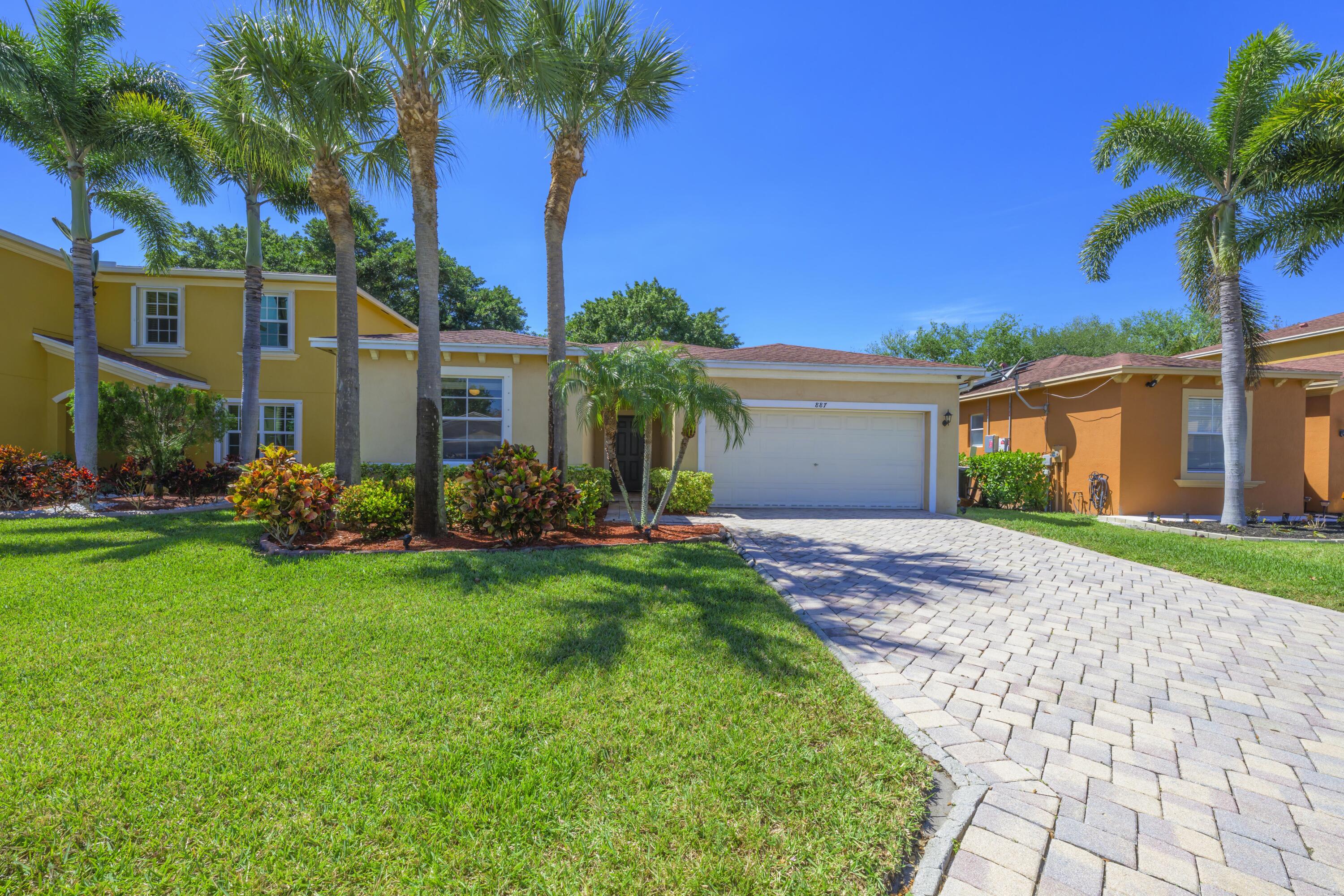 Property for Sale at 887 Fieldstone Way, West Palm Beach, Palm Beach County, Florida - Bedrooms: 3 
Bathrooms: 2  - $475,000