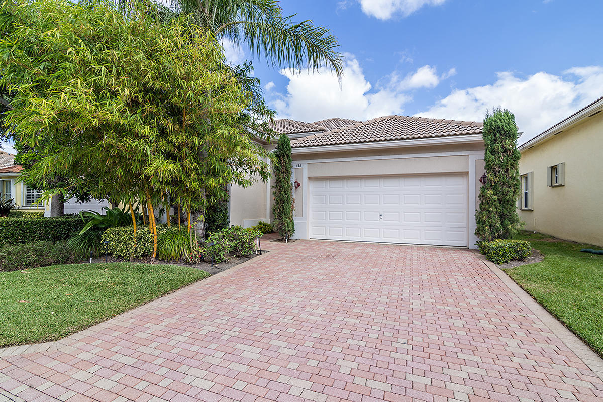 Photo 1 of 156 Palm Circle, Atlantis, Florida, $395,000, Web #: 10420432