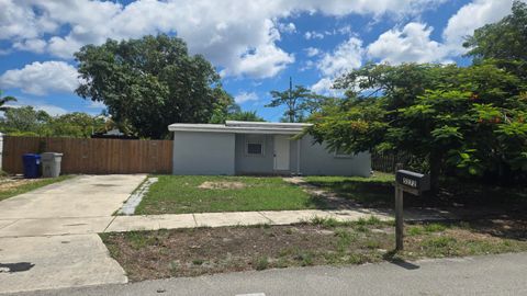 Photo of 5272 NE 17th Avenue, Pompano Beach, FL 33064 (MLS # RX-11120636)