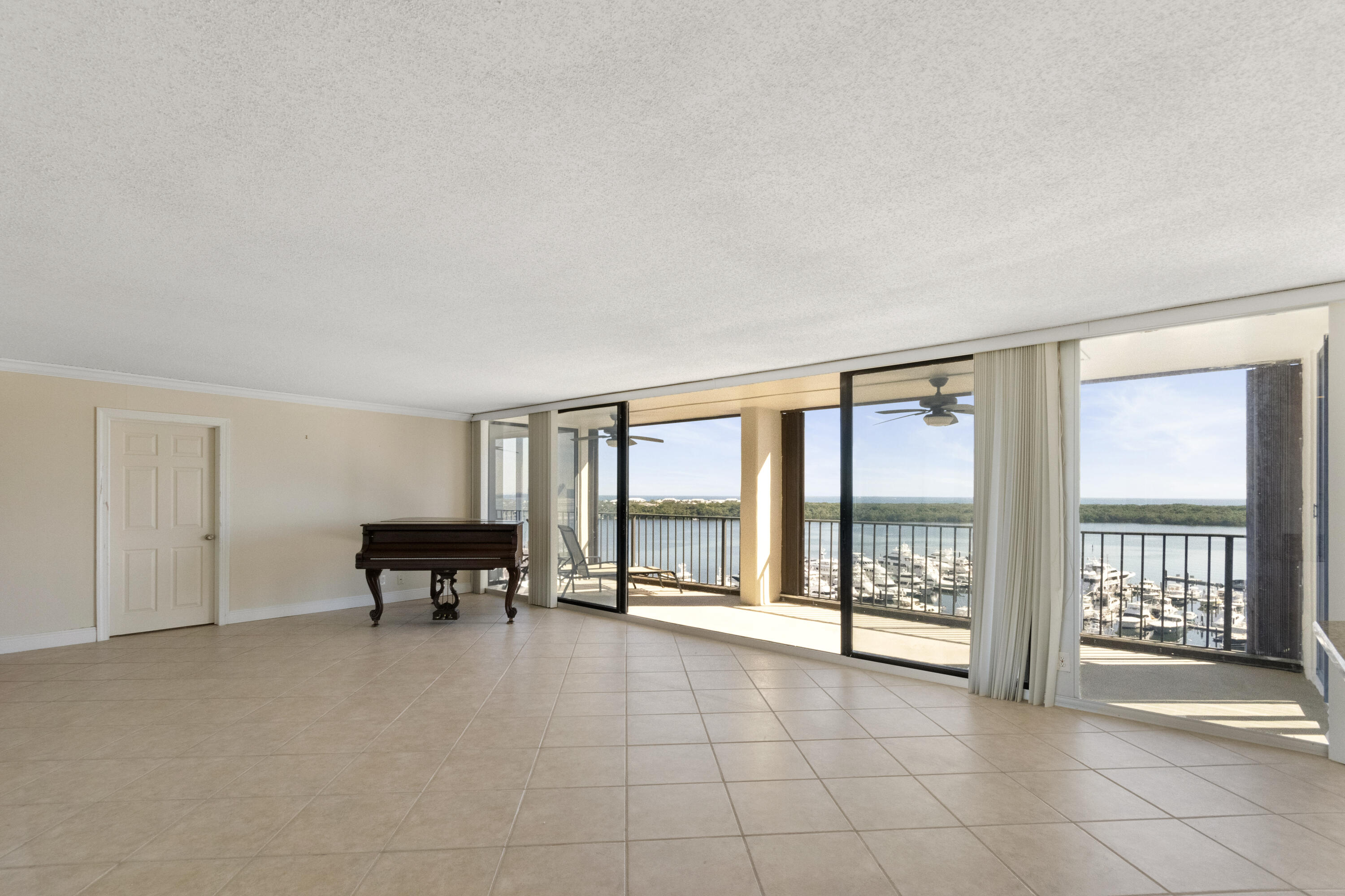 Property for Sale at 120 Lakeshore Drive T37, North Palm Beach, Miami-Dade County, Florida - Bedrooms: 3 
Bathrooms: 2.5  - $650,000