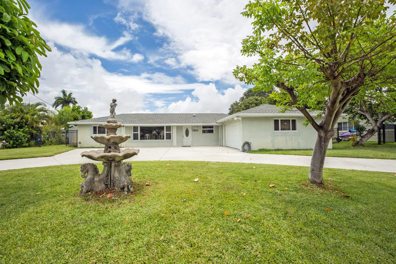 Photo 1 of 7923 Pine Tree Lane, West Palm Beach, Florida, $540,000, Web #: 10240052