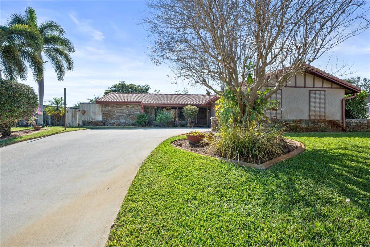 Property for Sale at 9613 Begonia Street, Palm Beach Gardens, Palm Beach County, Florida - Bedrooms: 4 
Bathrooms: 2  - $649,000