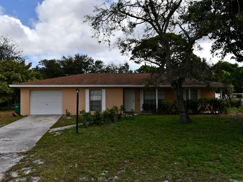 Photo of 2708 Navajo Avenue, Fort Pierce, FL 34946 (MLS # RX-10925789)