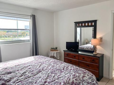 Tiny photo for 2145 Pierce Street #326, Hollywood, FL 33020 (MLS # RX-11126699)