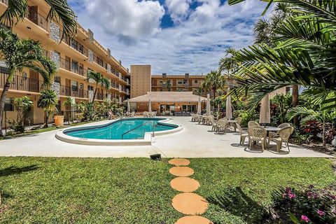 Tiny photo for 2145 Pierce Street #326, Hollywood, FL 33020 (MLS # RX-11126699)