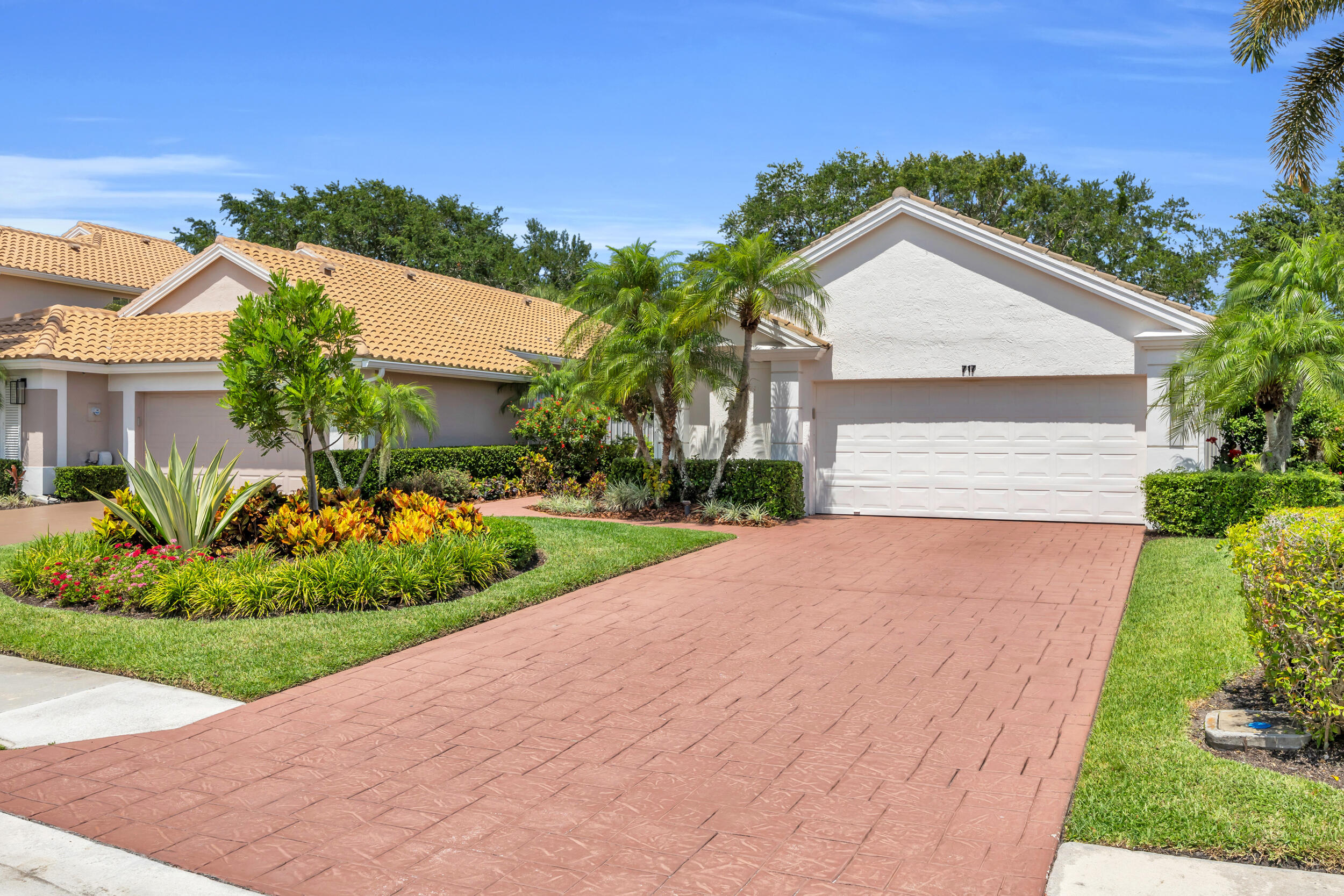 Property for Sale at 717 Pinehurst Way, Palm Beach Gardens, Palm Beach County, Florida - Bedrooms: 3 
Bathrooms: 3  - $830,000