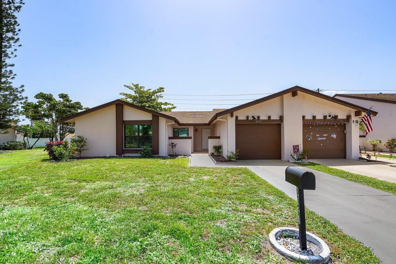 6127 Elsinore Circle, Greenacres, Palm Beach County, Florida - 2 Bedrooms  
2 Bathrooms - 