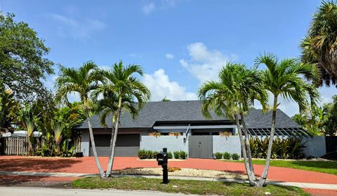 Photo of 1401 SW 54th Avenue, Plantation, FL 33317 (MLS # RX-11103627)