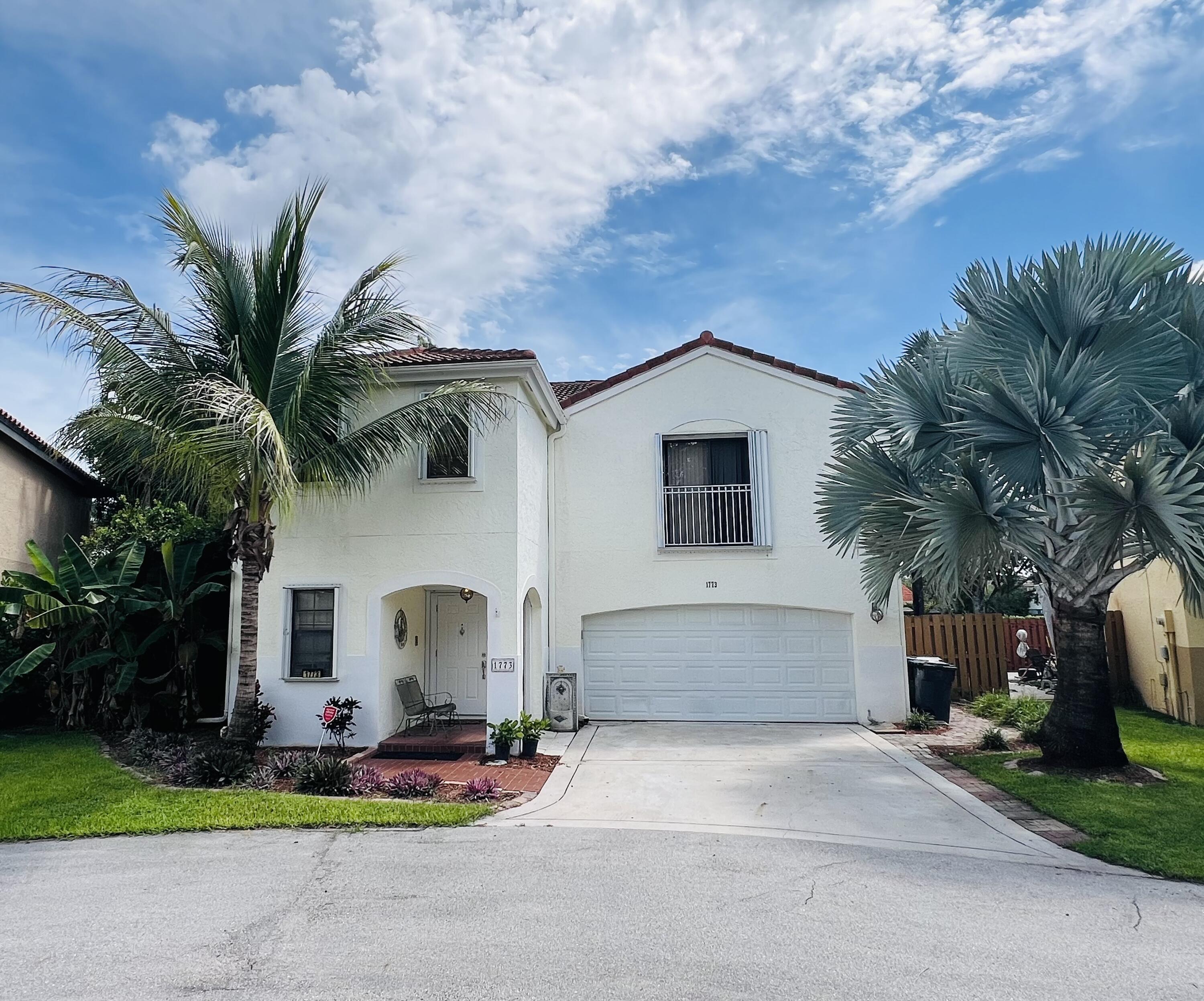 1773 Harborside Circle, Wellington, Palm Beach County, Florida - 4 Bedrooms  
2.5 Bathrooms - 