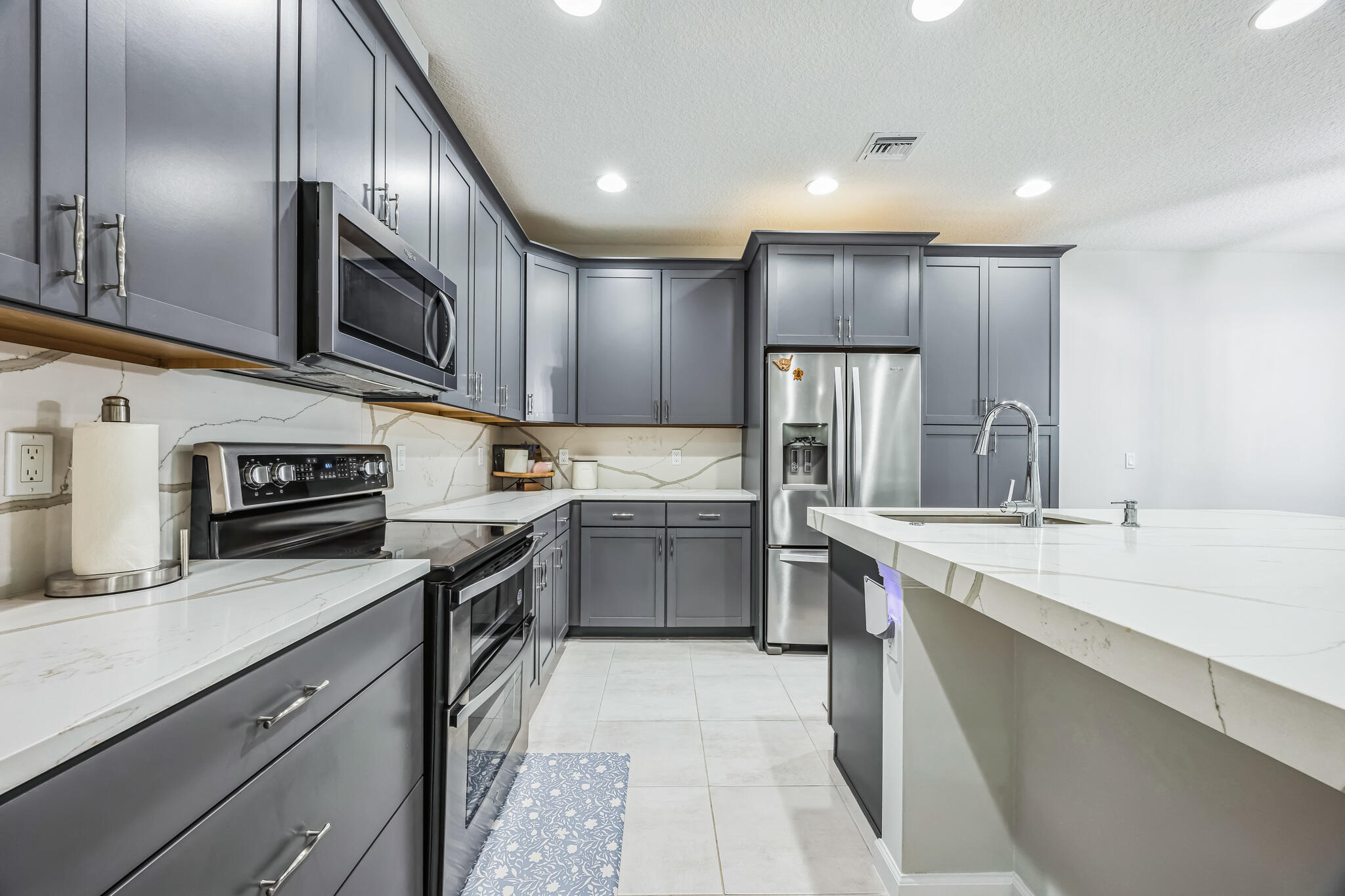 Property for Sale at 16369 Oakview Drive, Westlake, Palm Beach County, Florida - Bedrooms: 3 
Bathrooms: 2.5  - $530,000
