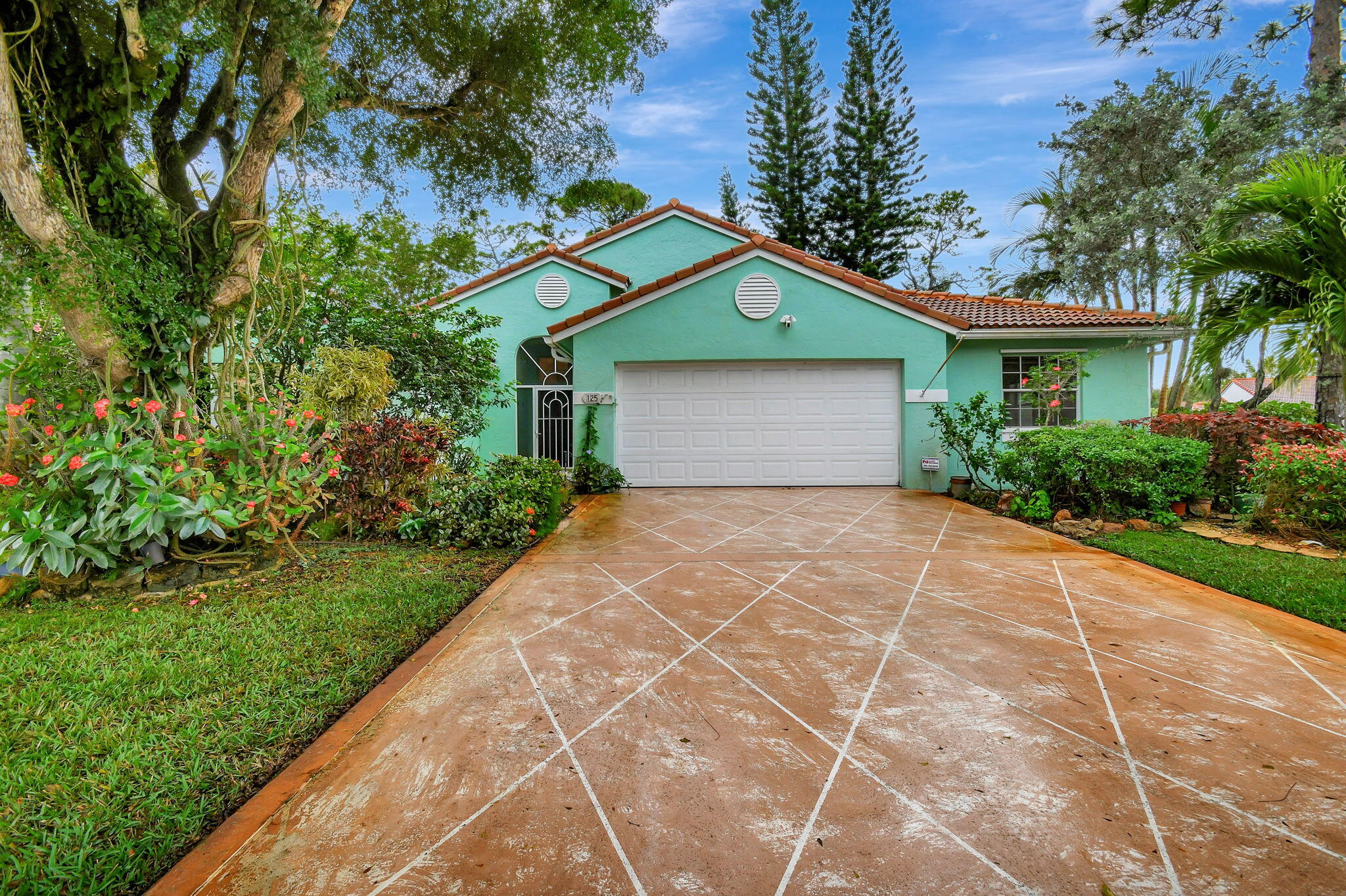 125 Egret Circle, Greenacres, Palm Beach County, Florida - 3 Bedrooms  
2 Bathrooms - 
