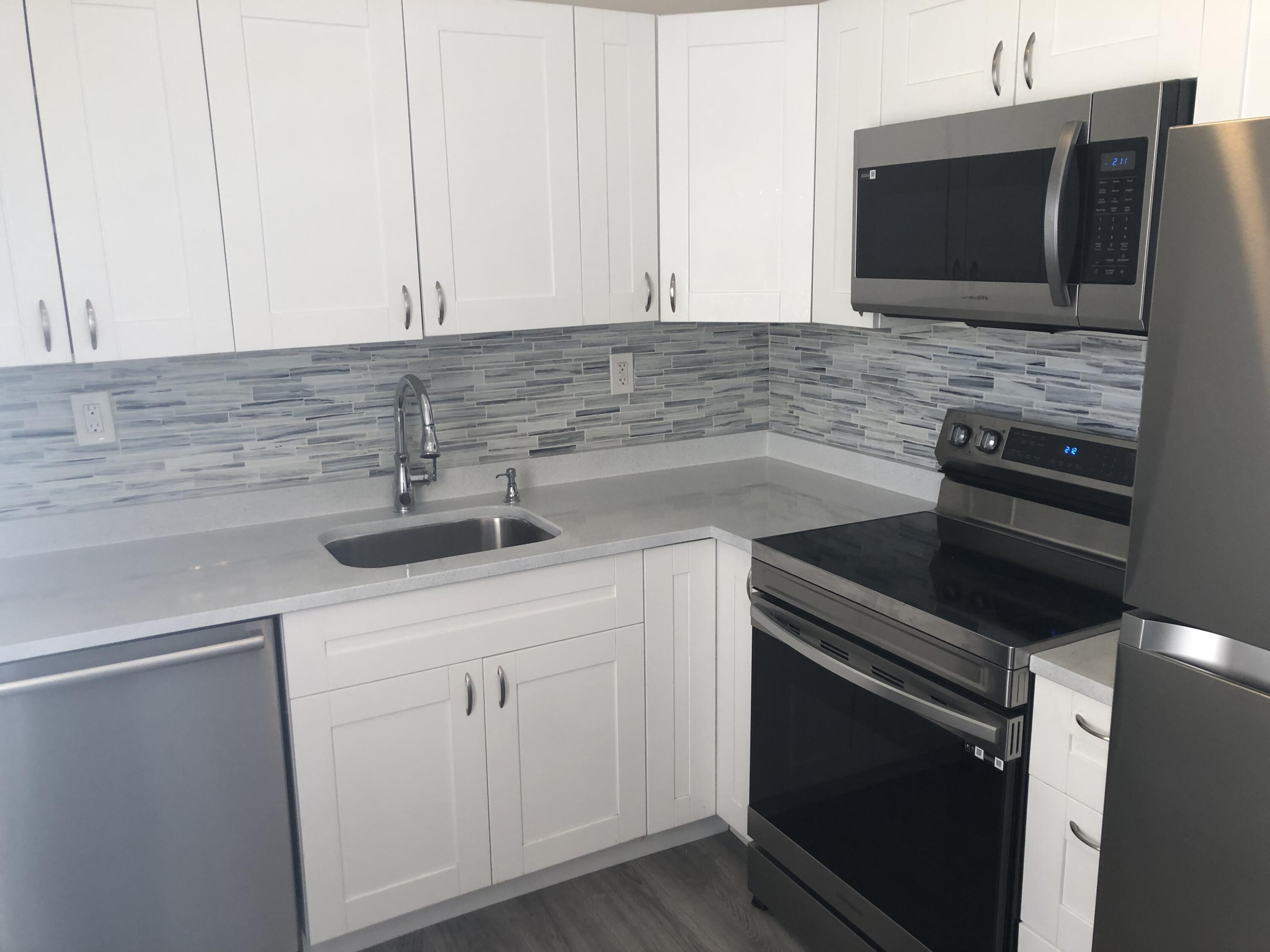 189 Normandy D, Delray Beach, Palm Beach County, Florida - 2 Bedrooms  
2 Bathrooms - 