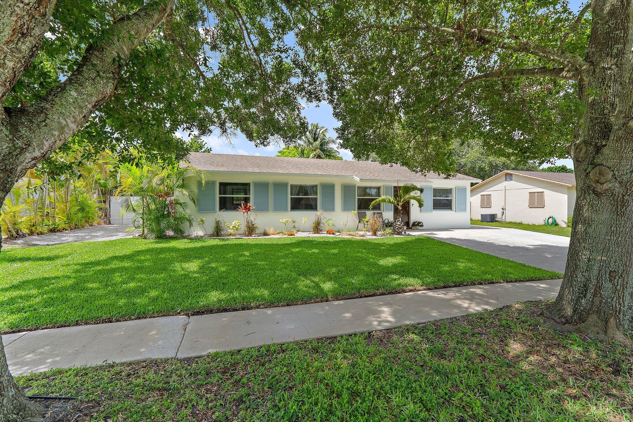 Property for Sale at 1008 Mohawk Street, Jupiter, Palm Beach County, Florida - Bedrooms: 3 
Bathrooms: 1  - $500,000