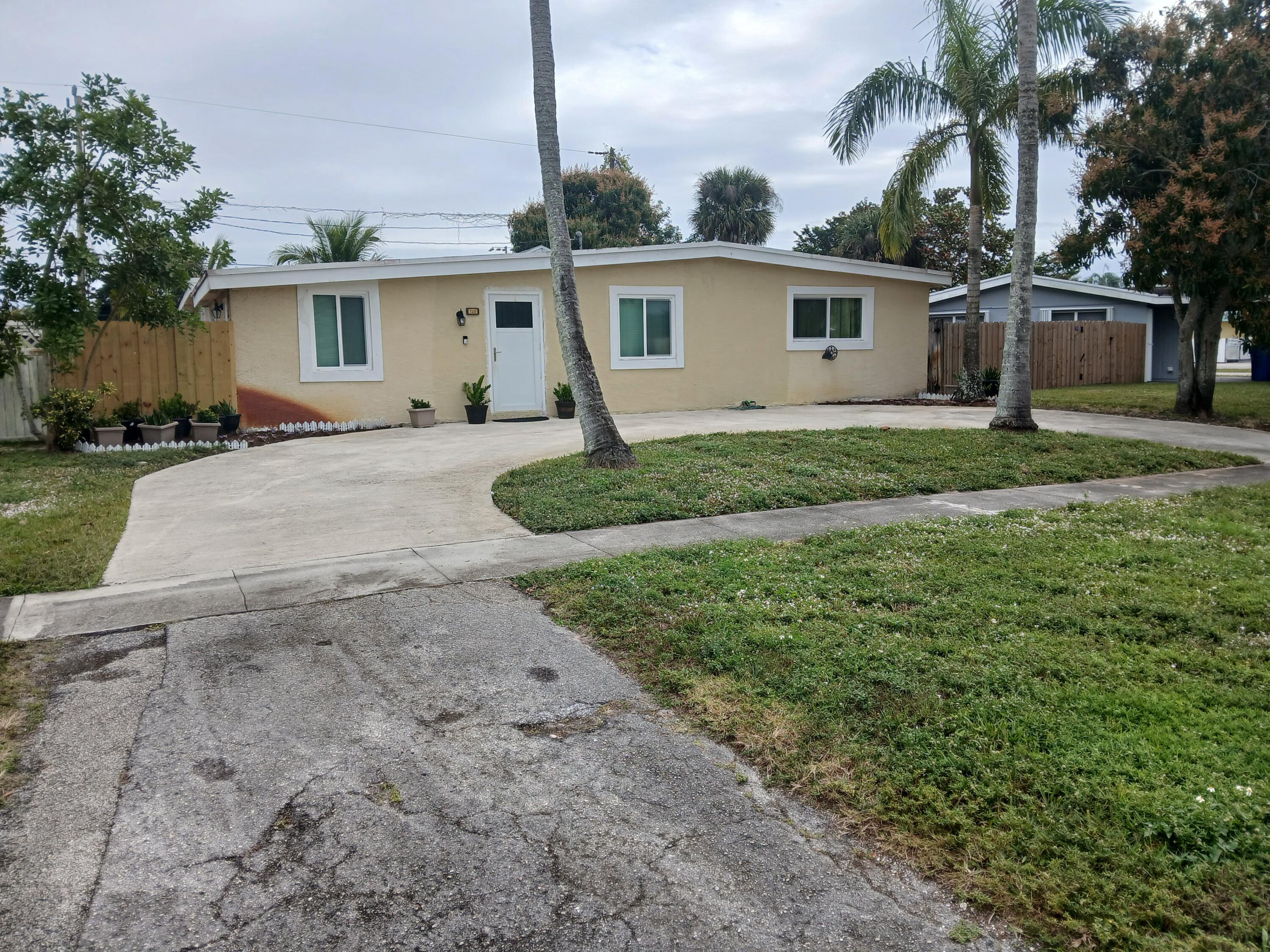 730 Gardenia Drive, Royal Palm Beach, Palm Beach County, Florida - 3 Bedrooms  
2 Bathrooms - 