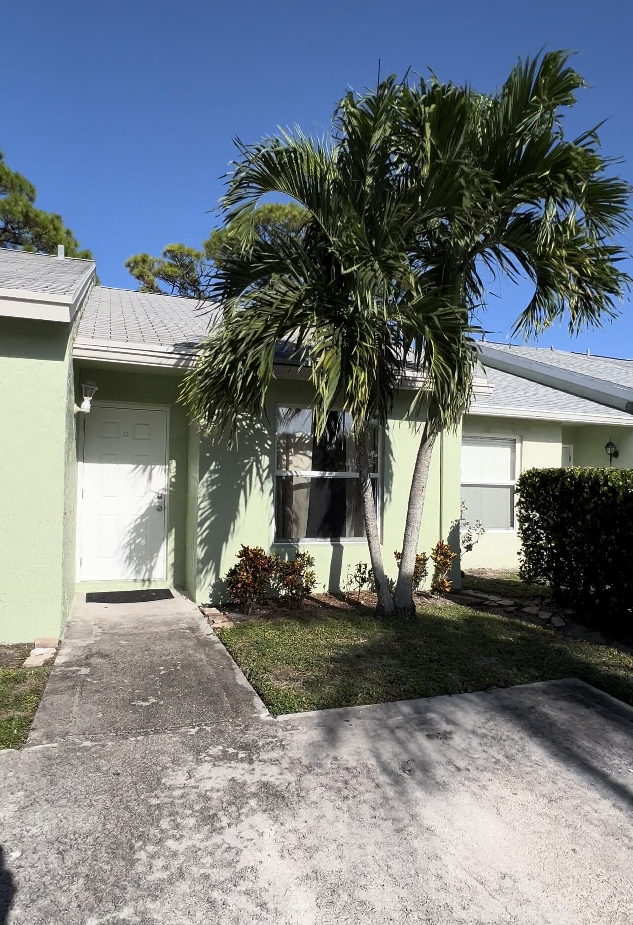 134 Oakwood Drive, Jupiter, Palm Beach County, Florida - 2 Bedrooms  
1 Bathrooms - 