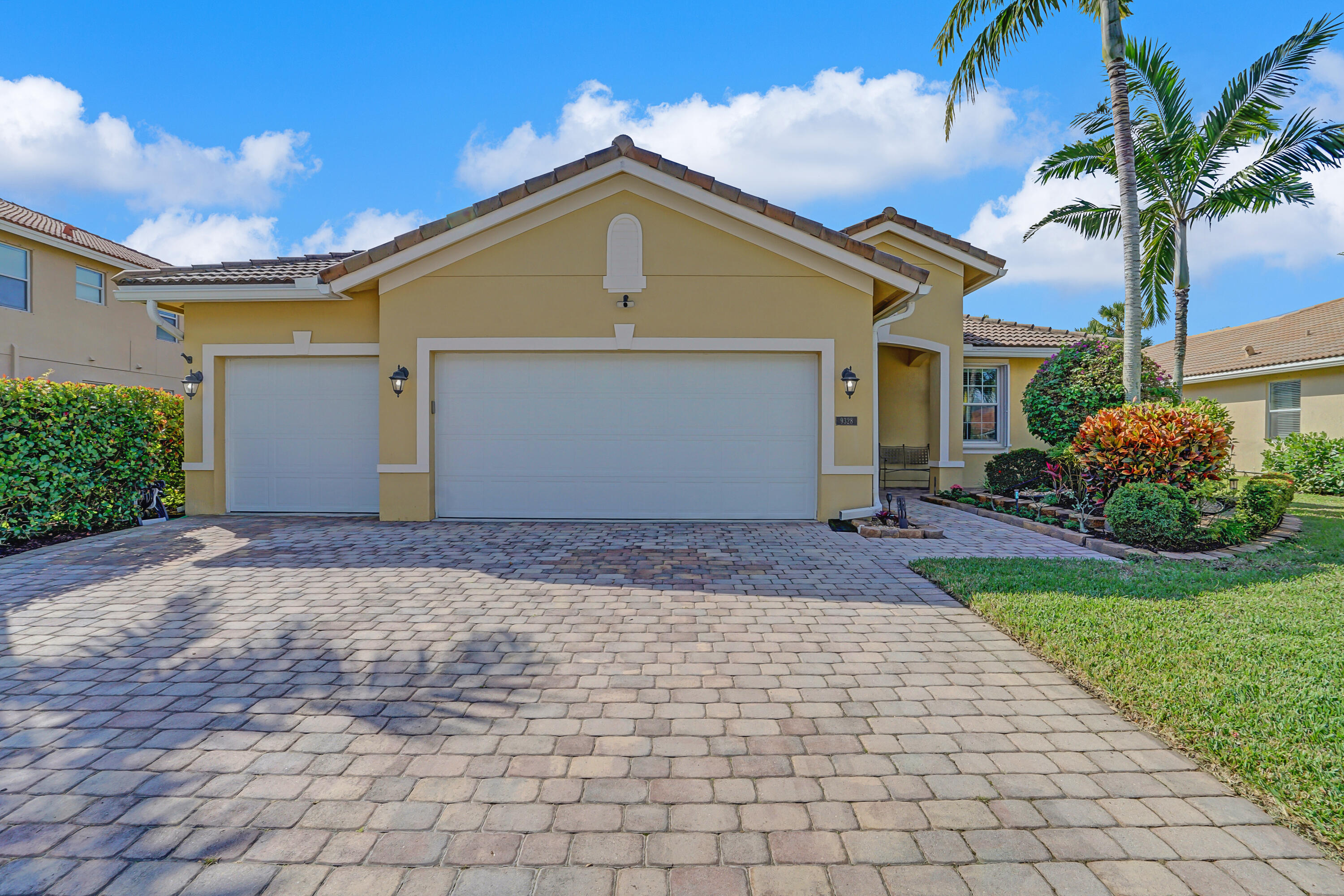 Property for Sale at 9328 Silent Oak Circle, West Palm Beach, Palm Beach County, Florida - Bedrooms: 4 
Bathrooms: 3  - $738,000