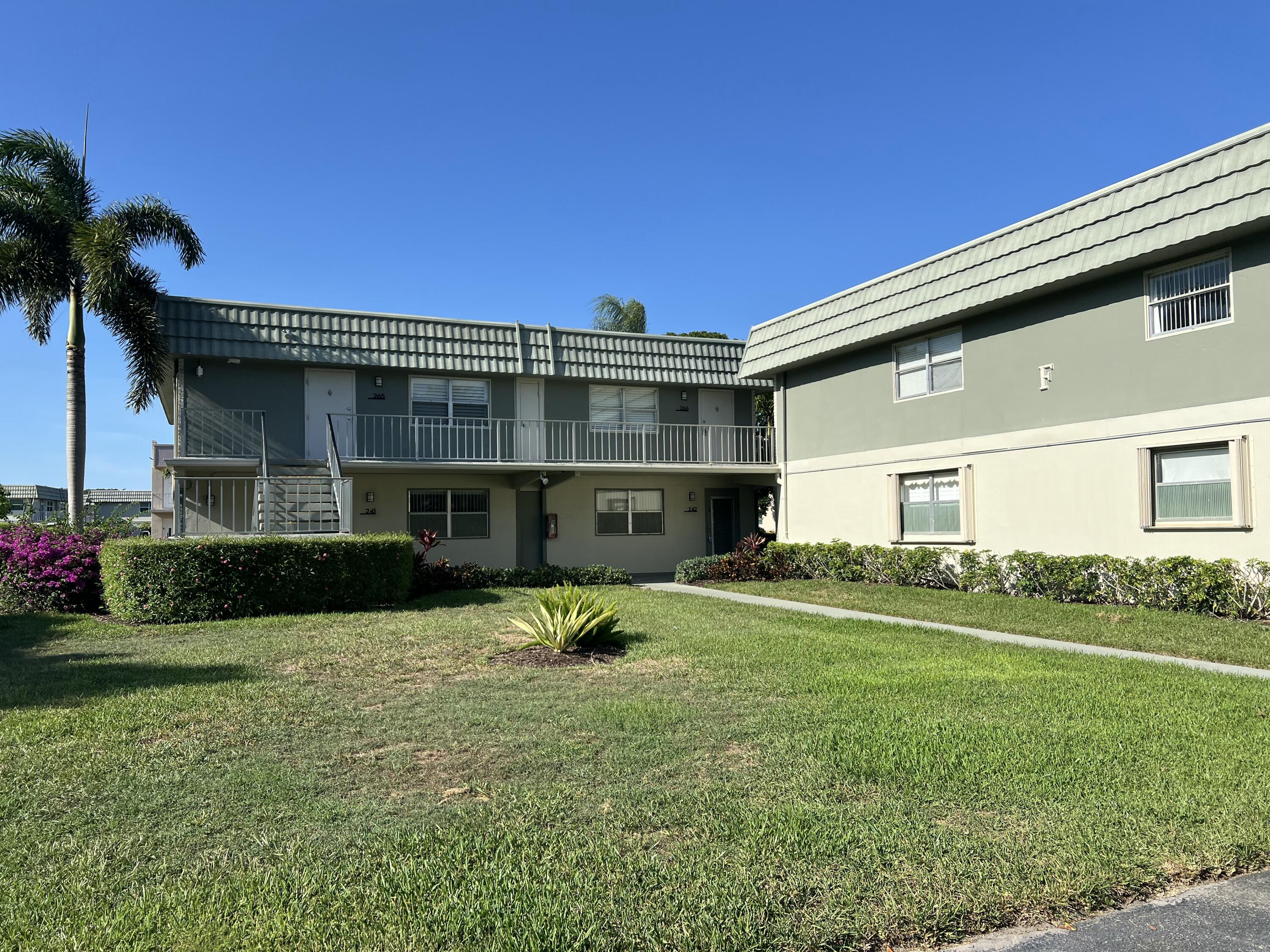 267 Flanders F, Delray Beach, Palm Beach County, Florida - 1 Bedrooms  
1.5 Bathrooms - 