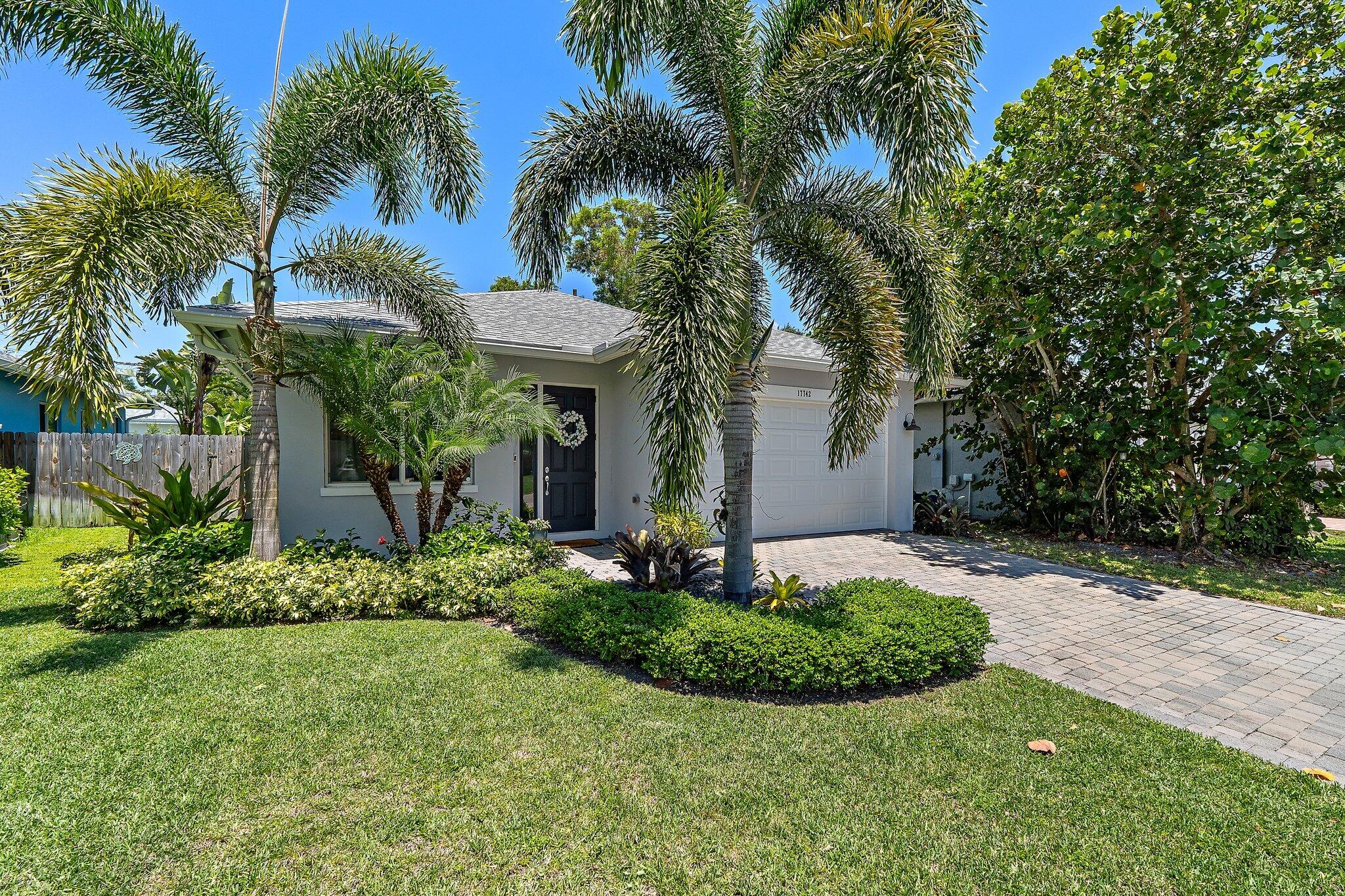 17742 Evangeline Avenue, Jupiter, Palm Beach County, Florida - 3 Bedrooms  
2 Bathrooms - 