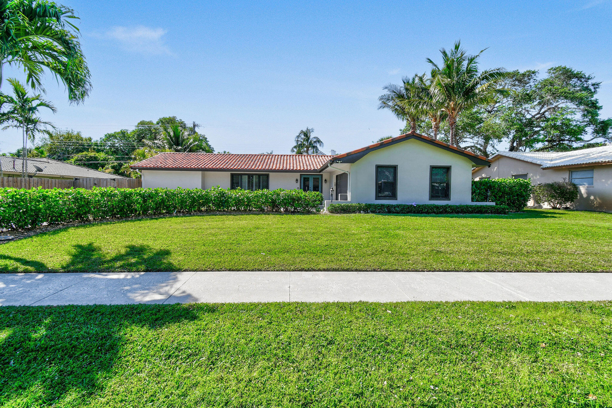 2036 Ardley Road, North Palm Beach, Miami-Dade County, Florida - 4 Bedrooms  
2 Bathrooms - 