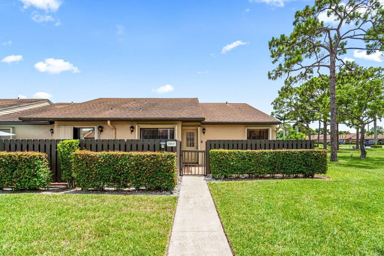 704 Sunny Pine Way F, Greenacres, Palm Beach County, Florida - 2 Bedrooms  
2 Bathrooms - 