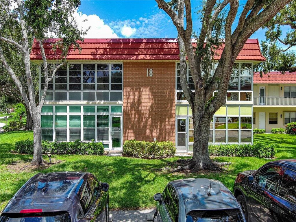Photo of 18 Vista Palm Lane #101, Vero Beach, FL 32962 (MLS # RX-11122773)