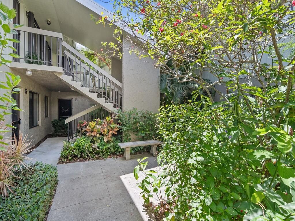 Photo of 800 NW Fork Road #10-6, Stuart, FL 34994 (MLS # RX-11112967)