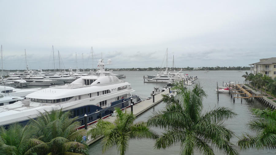 Photo 1 of 3950 N Flagler Drive 402, West Palm Beach, Florida, $5,500, Web #: 10437872