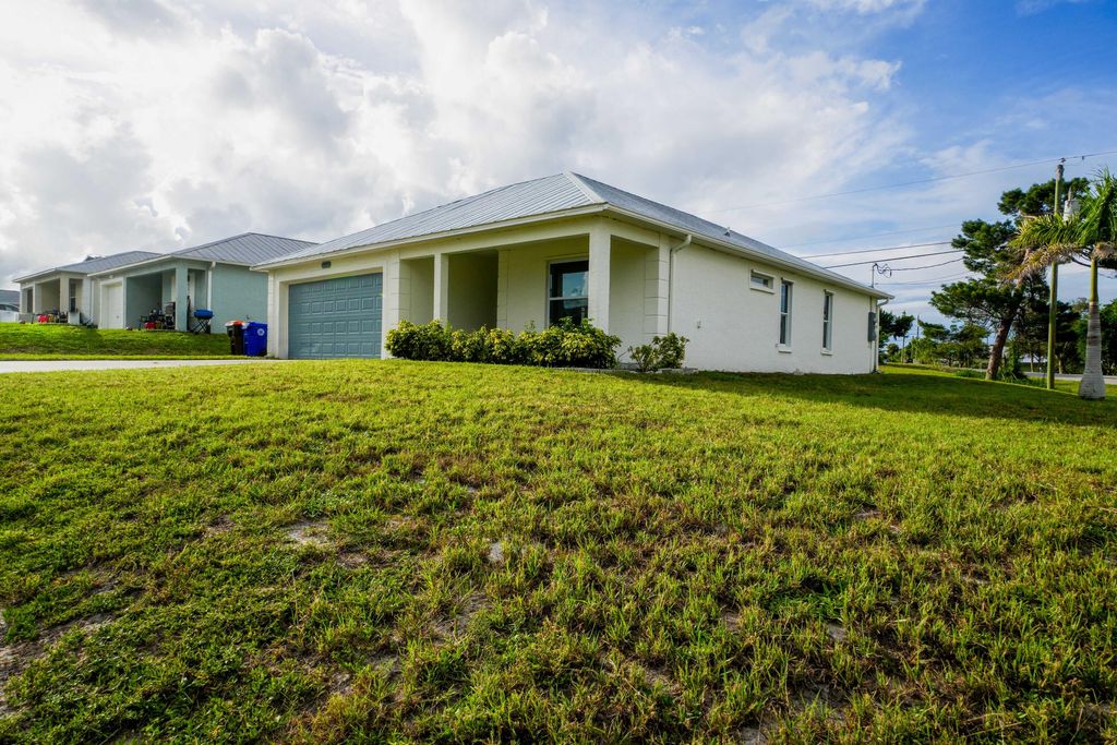 Photo of 224 16th Place SW, Vero Beach, FL 32962 (MLS # RX-11122017)