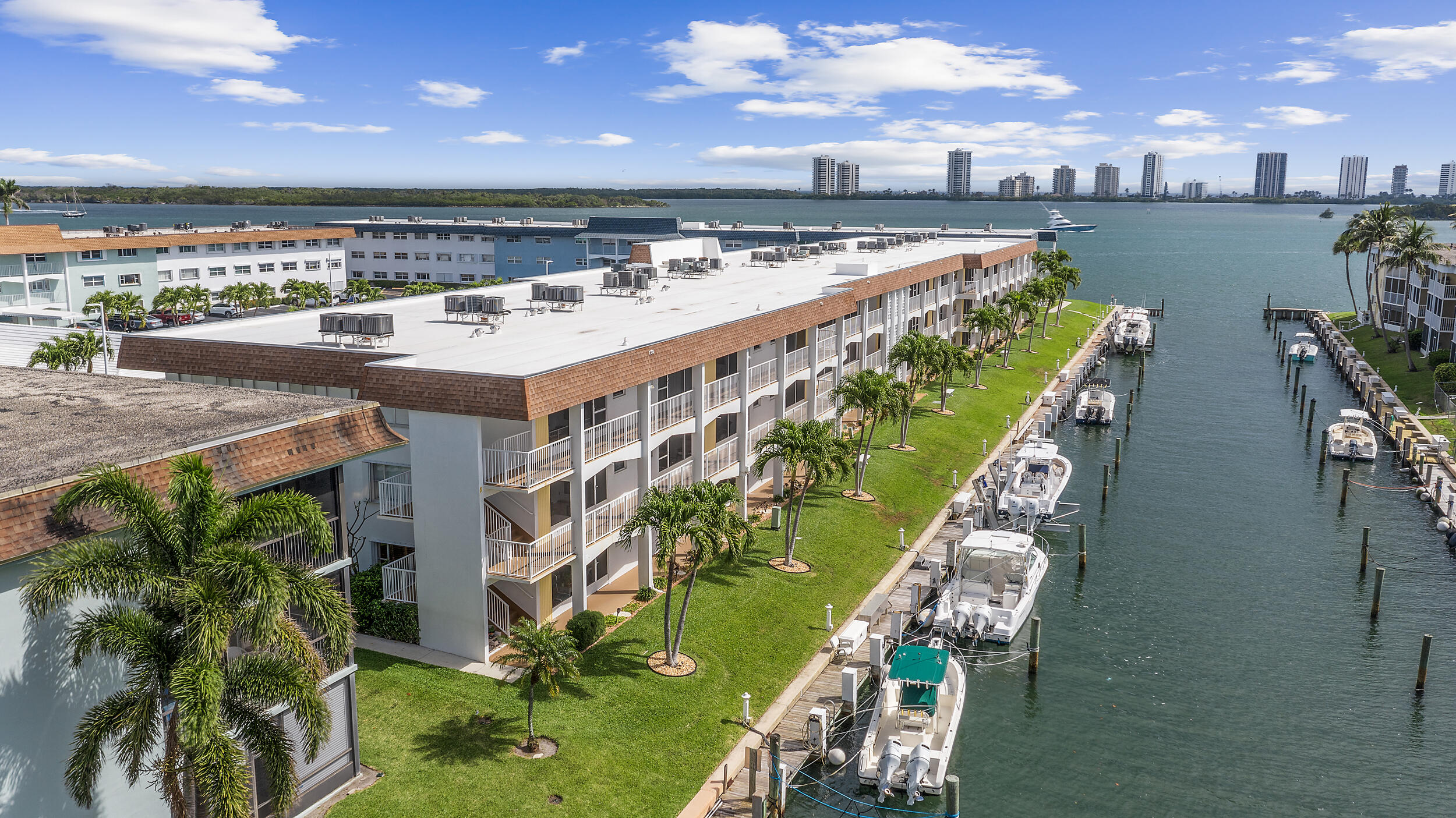 Property for Sale at 110 Shore Court 315, North Palm Beach, Miami-Dade County, Florida - Bedrooms: 2 
Bathrooms: 2  - $335,000