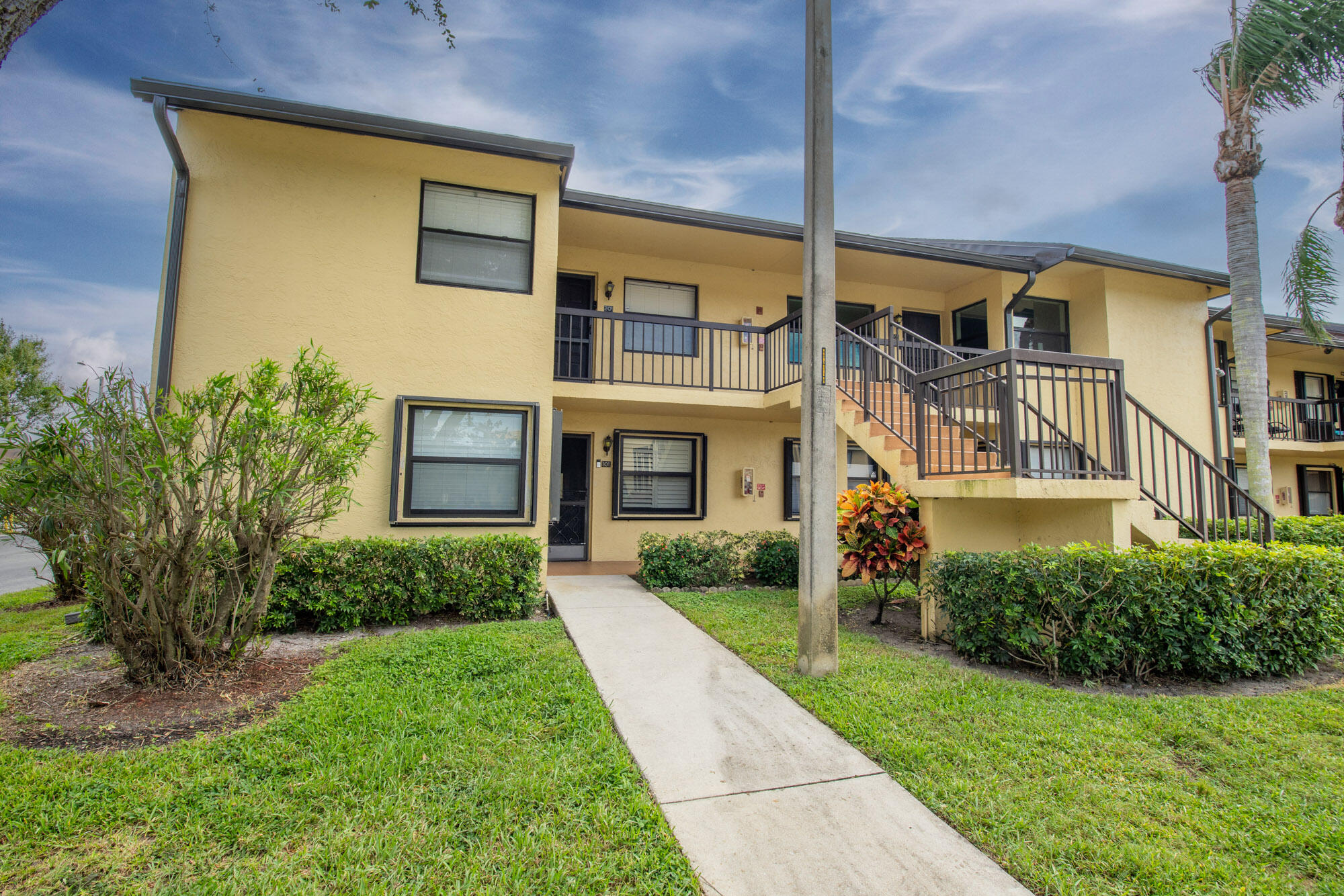 4711 Lucerne Lakes Boulevard 201, Lake Worth, Palm Beach County, Florida - 2 Bedrooms  
2 Bathrooms - 