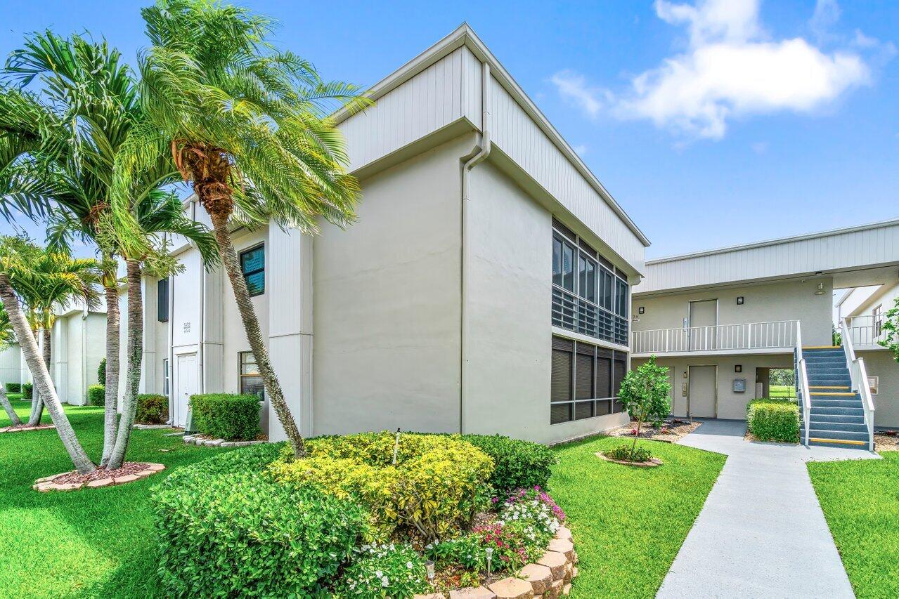 35 Capri A A, Delray Beach, Palm Beach County, Florida - 2 Bedrooms  
2 Bathrooms - 