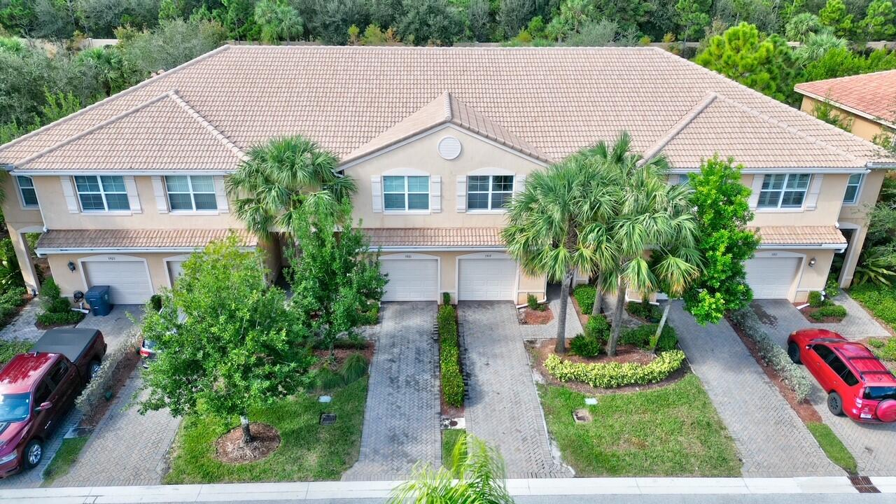 5919 Monterra Club Drive, Lake Worth, Palm Beach County, Florida - 3 Bedrooms  
2.5 Bathrooms - 