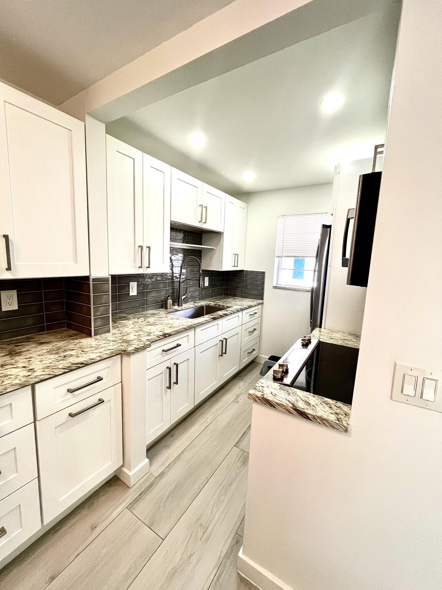 640 Ne 6th Court E, Boynton Beach, Palm Beach County, Florida - 1 Bedrooms  
1 Bathrooms - 
