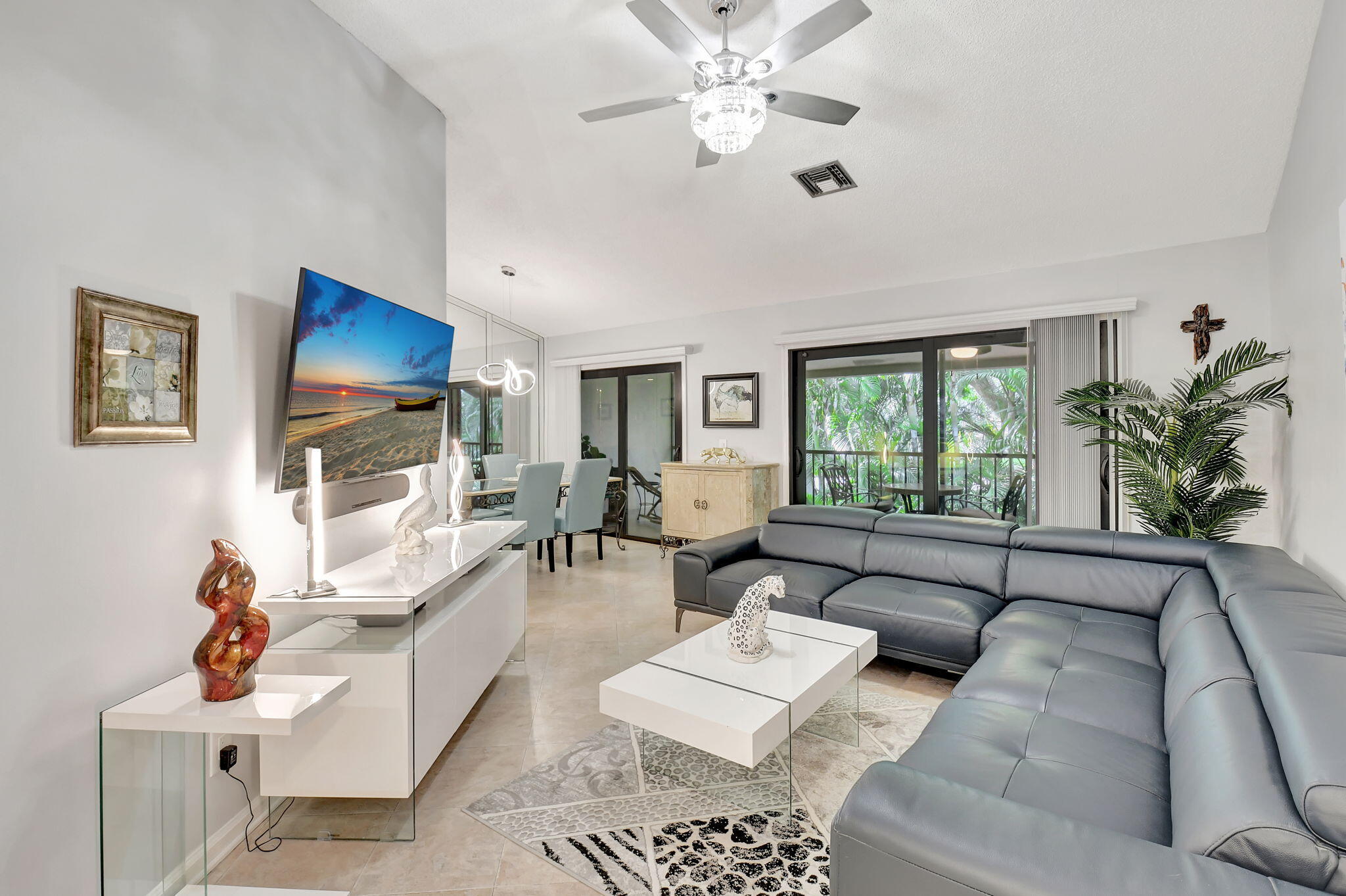 Property for Sale at 5540 Coach, House Circle F, Boca Raton, Palm Beach County, Florida - Bedrooms: 2 
Bathrooms: 2  - $450,000
