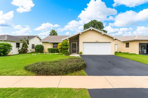 Photo of 10633 Greenbriar Court, Boca Raton, FL 33498 (MLS # RX-11125971)