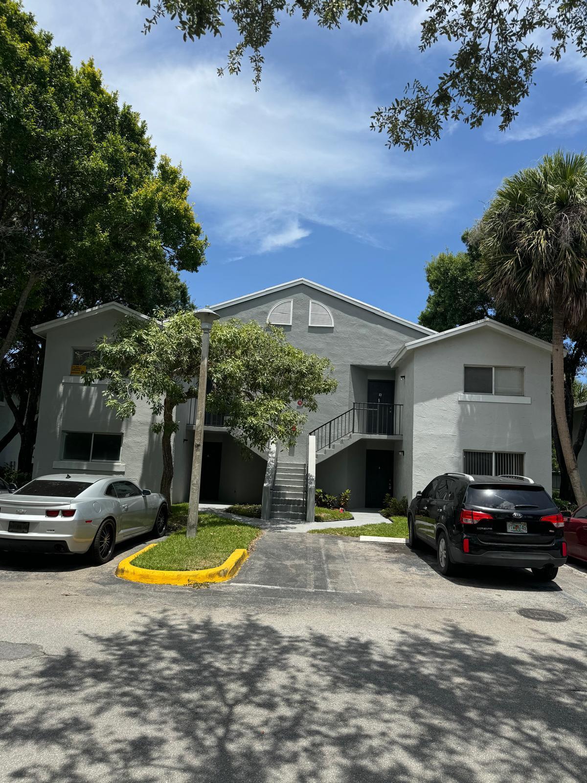 984 Lake Victoria Drive B, West Palm Beach, Palm Beach County, Florida - 3 Bedrooms  
2 Bathrooms - 