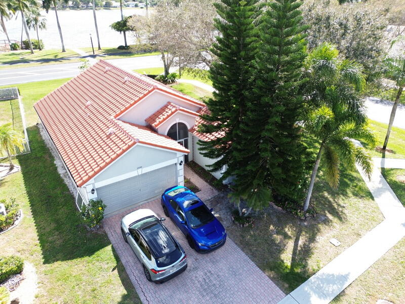 Property for Sale at 1599 Oak Berry Circle, Wellington, Palm Beach County, Florida - Bedrooms: 3 
Bathrooms: 2  - $539,900