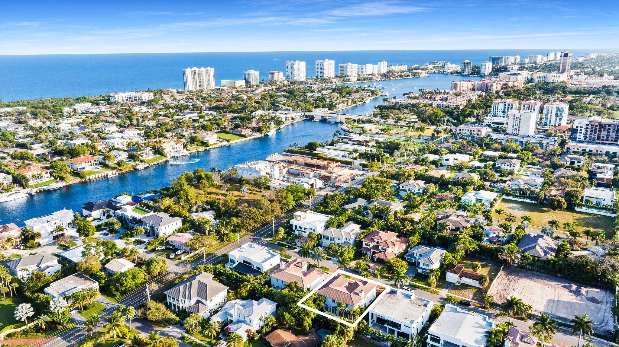 475 Ne 4th Street, Boca Raton, Palm Beach County, Florida - 5 Bedrooms  
5.5 Bathrooms - 