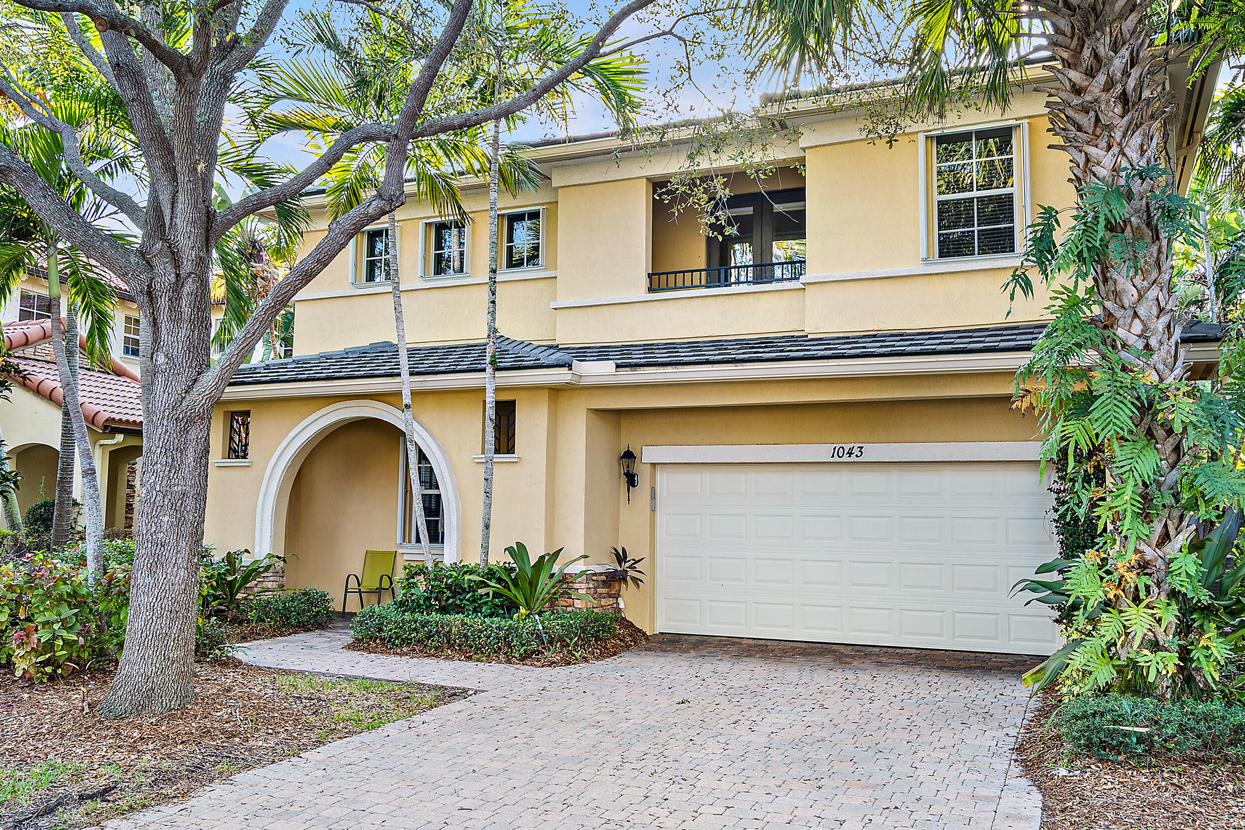 Property for Sale at 1043 Vintner Boulevard, Palm Beach Gardens, Palm Beach County, Florida - Bedrooms: 4 
Bathrooms: 3.5  - $1,395,000