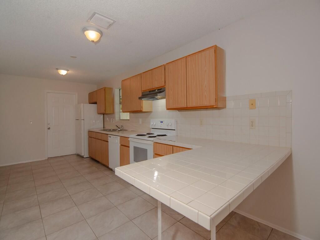 Photo of 300 Rosewood Drive, Fort Pierce, FL 34947 (MLS # RX-10905949)