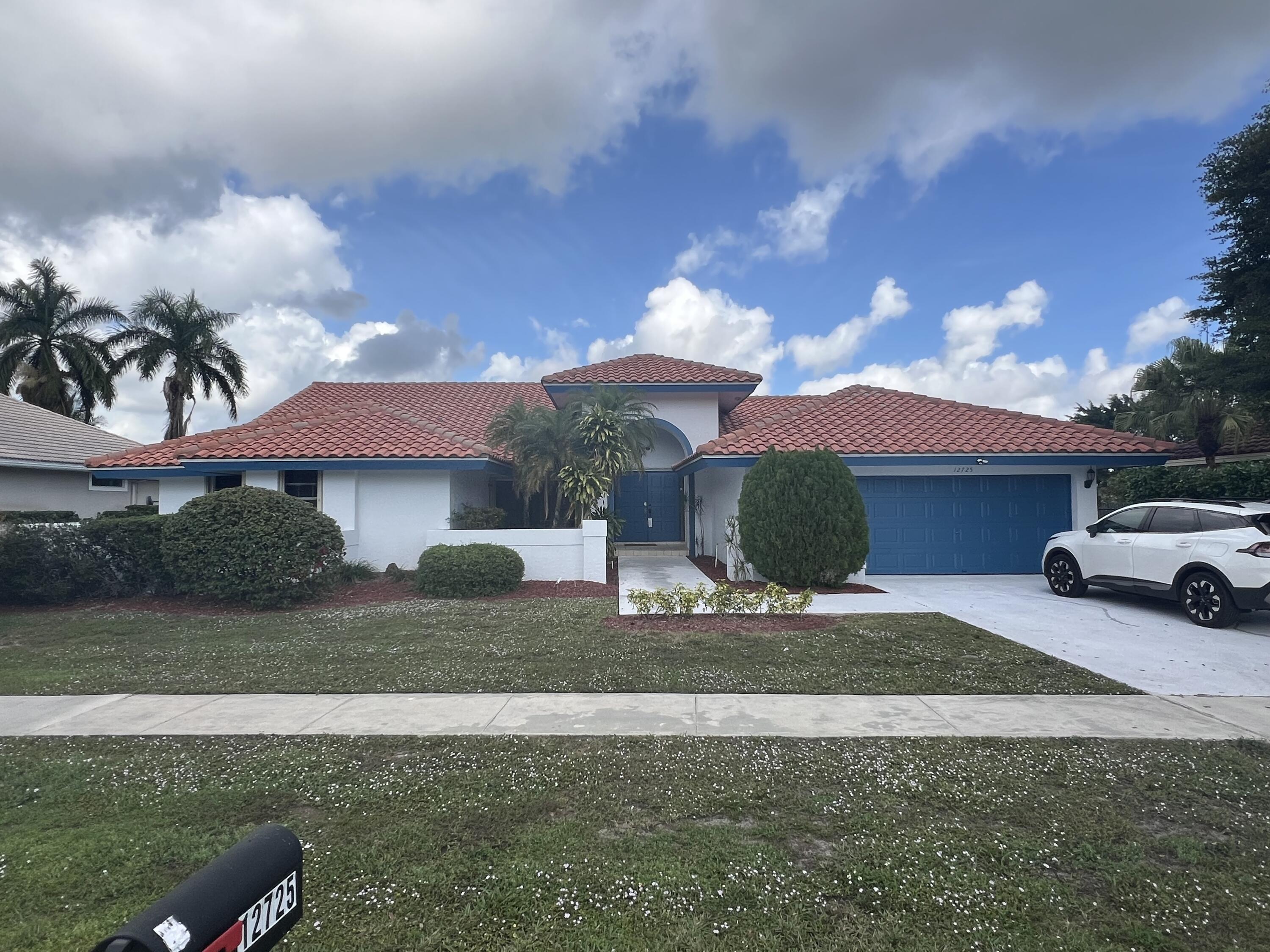 Property for Sale at 12725 Kingsway Road, Wellington, Palm Beach County, Florida - Bedrooms: 4 
Bathrooms: 2.5  - $799,900