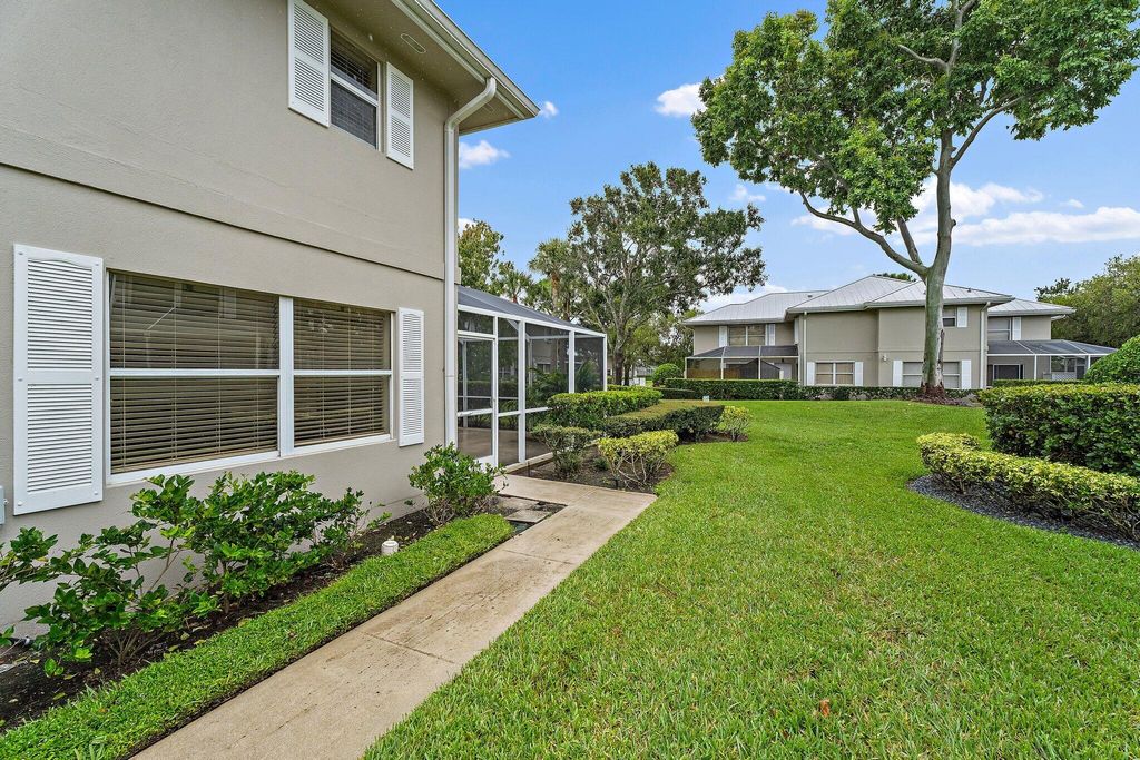 Photo of 2826 SW Lakemont Place, Palm City, FL 34990 (MLS # RX-11121943)