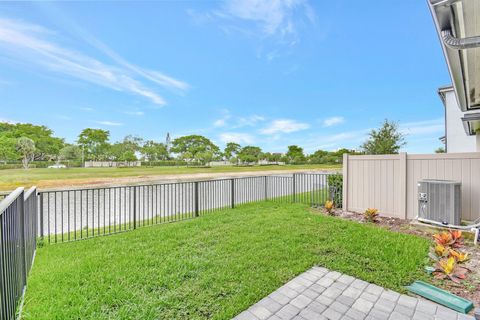 Tiny photo for 2138 Appleton Circle S, Oakland Park, FL 33309 (MLS # RX-11104395)