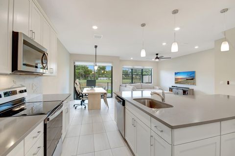 Tiny photo for 2138 Appleton Circle S, Oakland Park, FL 33309 (MLS # RX-11104395)