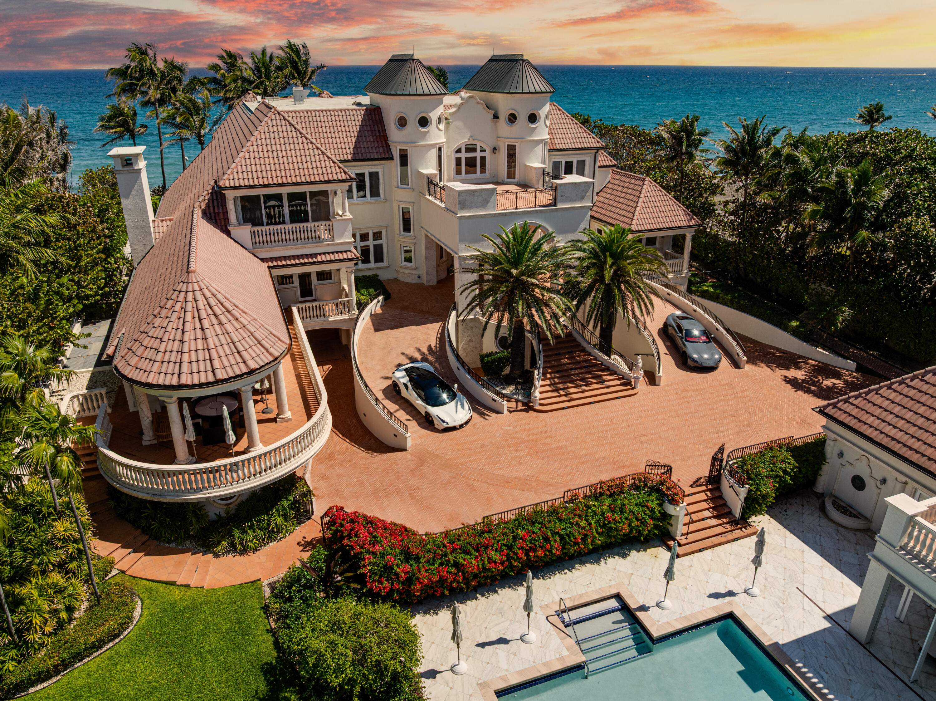1280 S Ocean Boulevard, Manalapan, Palm Beach County, Florida - 8 Bedrooms  
13.5 Bathrooms - 