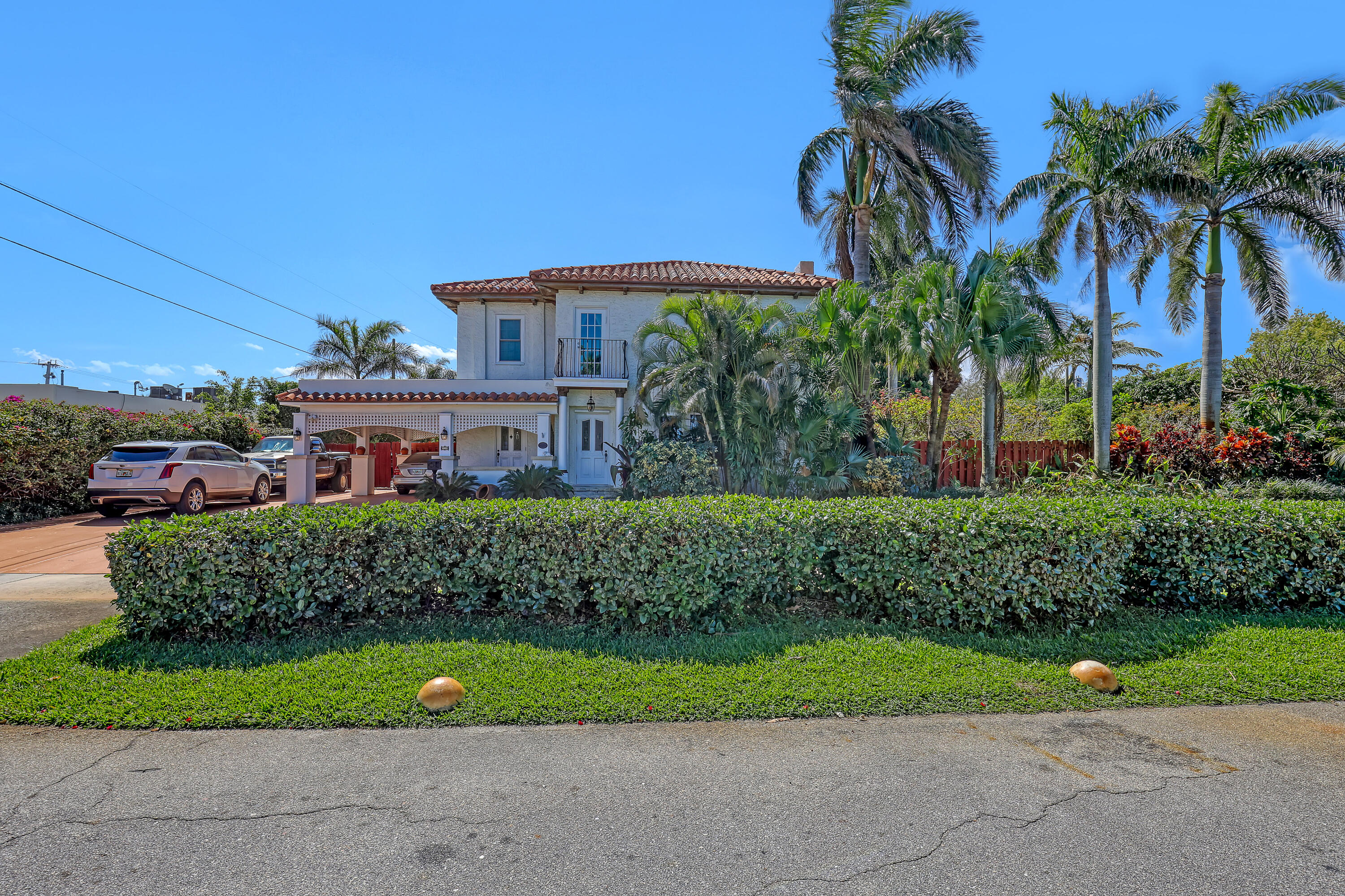 114 Bayberry Drive, Lake Park, Palm Beach County, Florida - 4 Bedrooms  
3.5 Bathrooms - 