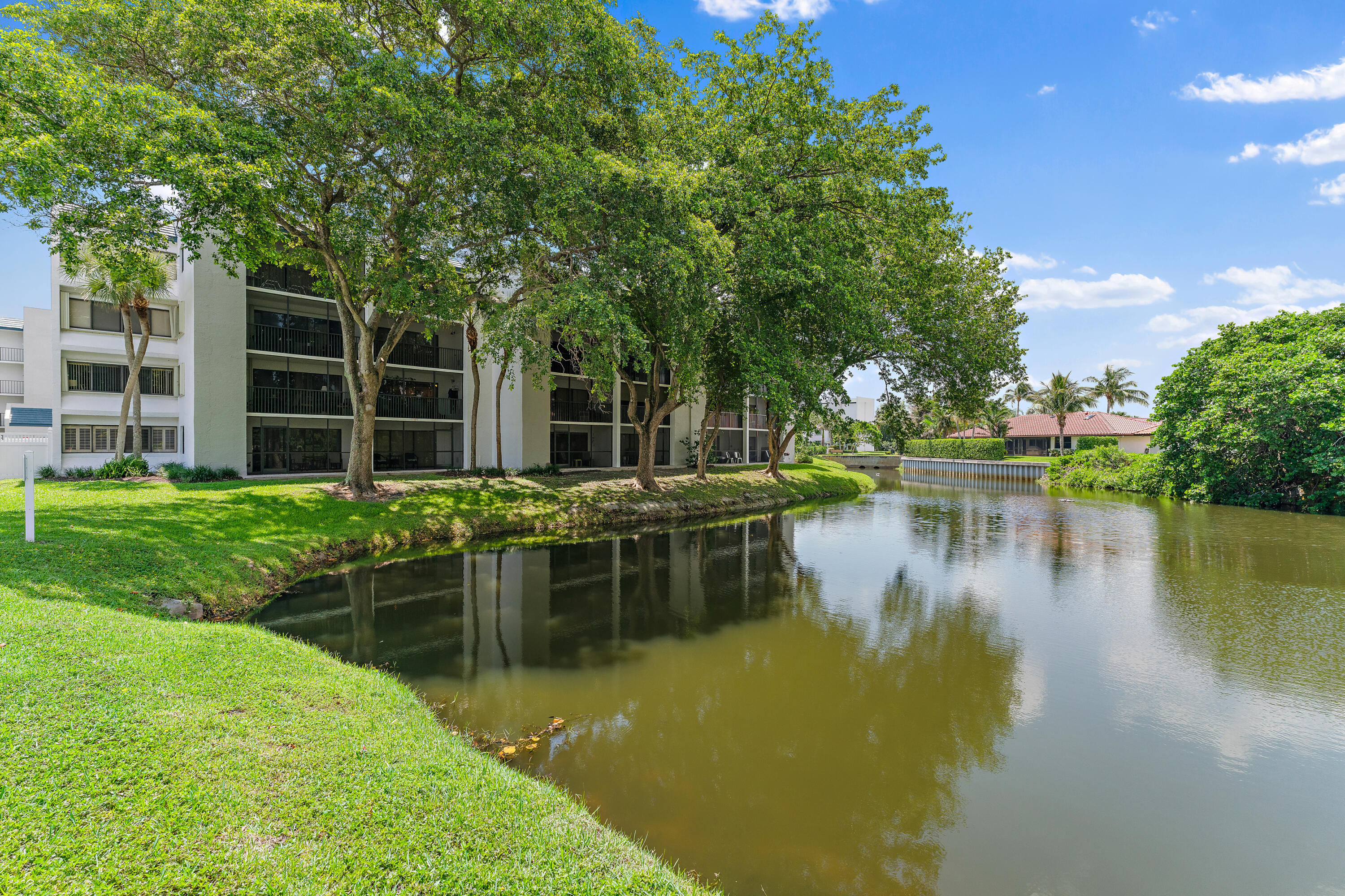 Property for Sale at 1605 S Us Highway 1 C401, Jupiter, Palm Beach County, Florida - Bedrooms: 2 
Bathrooms: 2  - $435,000