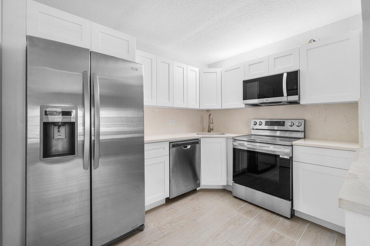 Property for Sale at 131 Lake Pine Circle A-1, Greenacres, Palm Beach County, Florida - Bedrooms: 2 
Bathrooms: 1  - $179,000