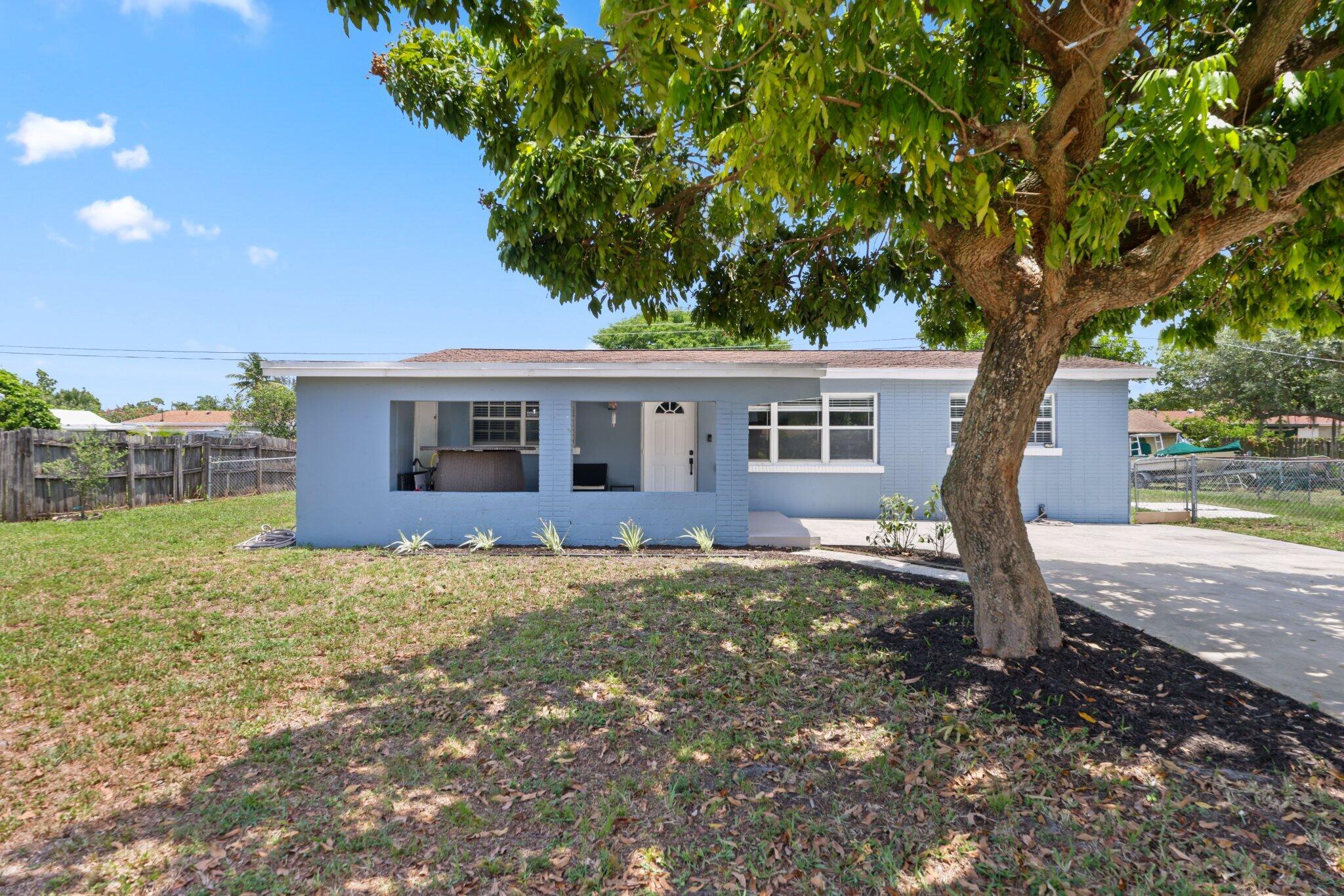 2136 W Carrol Circle, West Palm Beach, Palm Beach County, Florida - 3 Bedrooms  
2 Bathrooms - 